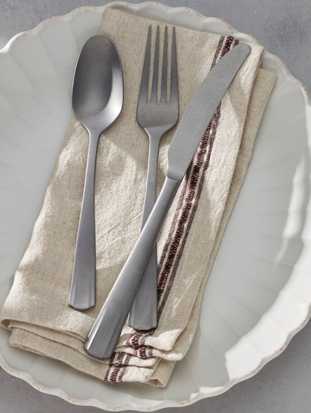 Lenox French Perle Scallop 65 Piece Flatware Set